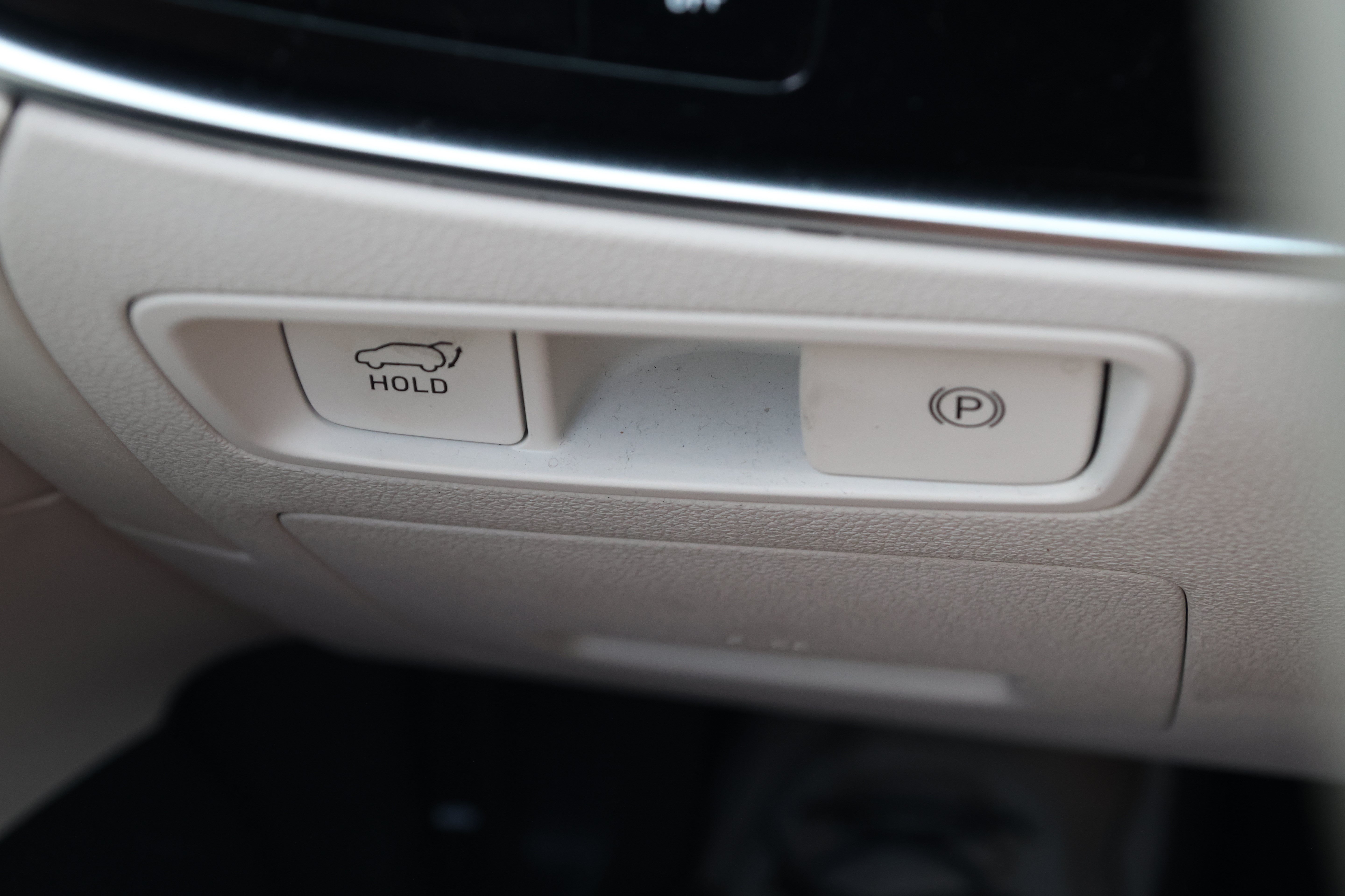 Used 2023 Genesis Electrified GV70 AWD/4WD image 16