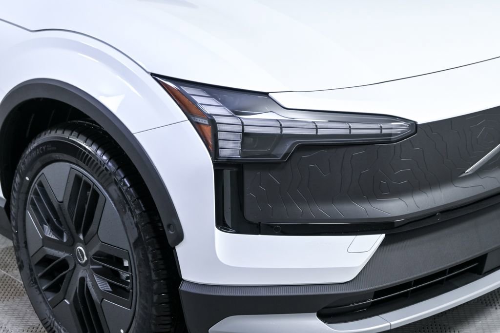 New 2026 Volvo EX30 Cross Country Ultra w/ Protection Package Premier AWD/4WD image 35