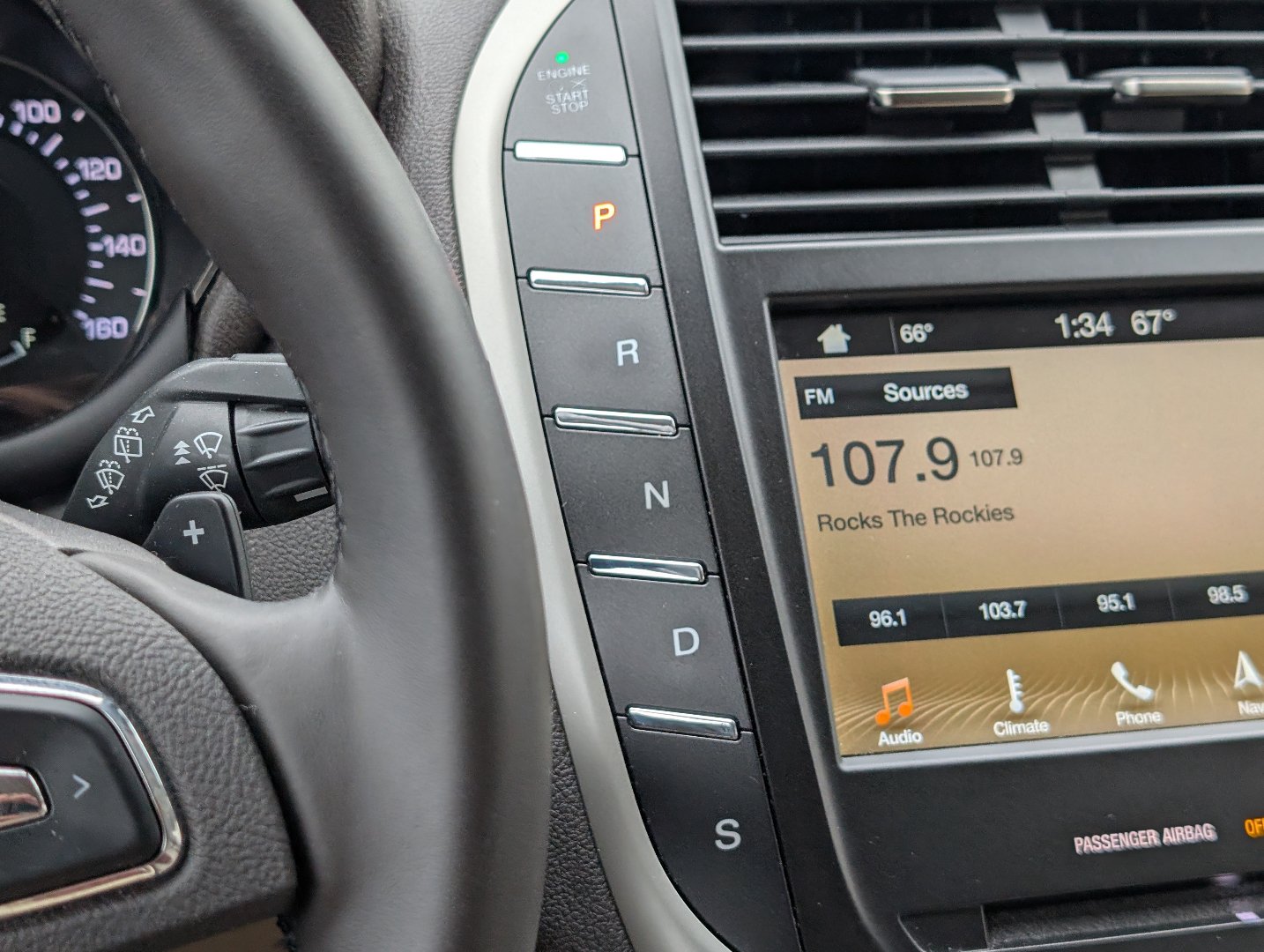 Used 2019 Lincoln MKC Reserve w/ MKC Technology Package FWD image 13