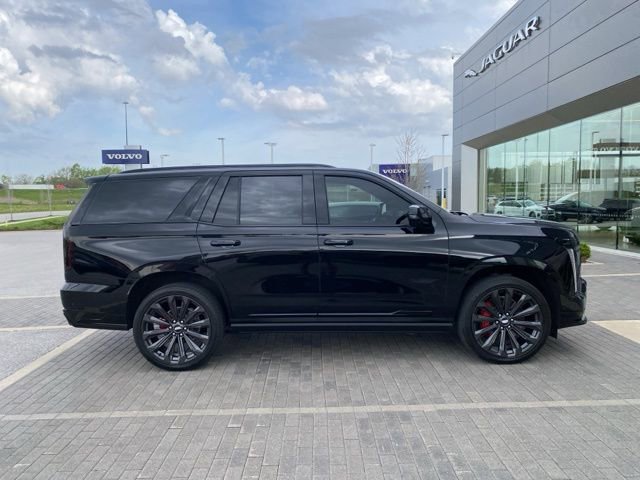 Used 2025 Cadillac Escalade V AWD/4WD image 14