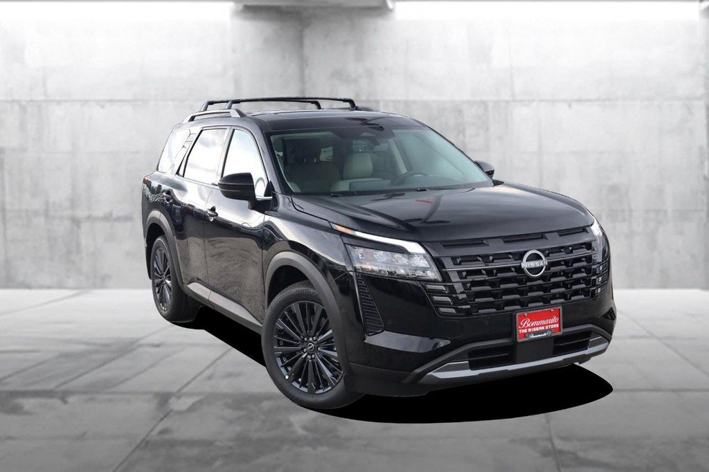 New 2026 Nissan Pathfinder SL w/ SL Premium Package AWD/4WD image 2