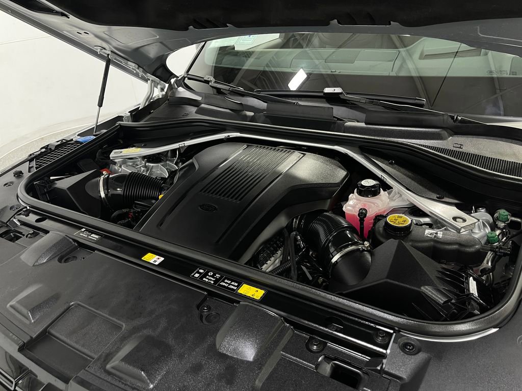 Used 2024 Land Rover Range Rover SE image 27