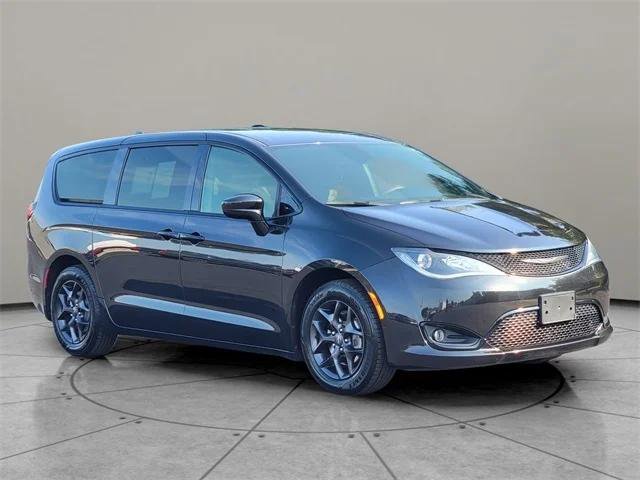 Certified 2019 Chrysler Pacifica Touring Plus w/ S Appearance Package FWD image 11