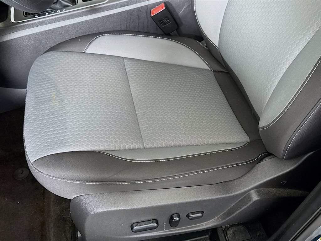 Used 2019 Ford Escape SE FWD image 17