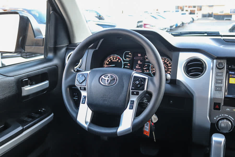 Used 2018 Toyota Tundra SR5 w/ SR5 Upgrade Package RWD image 15