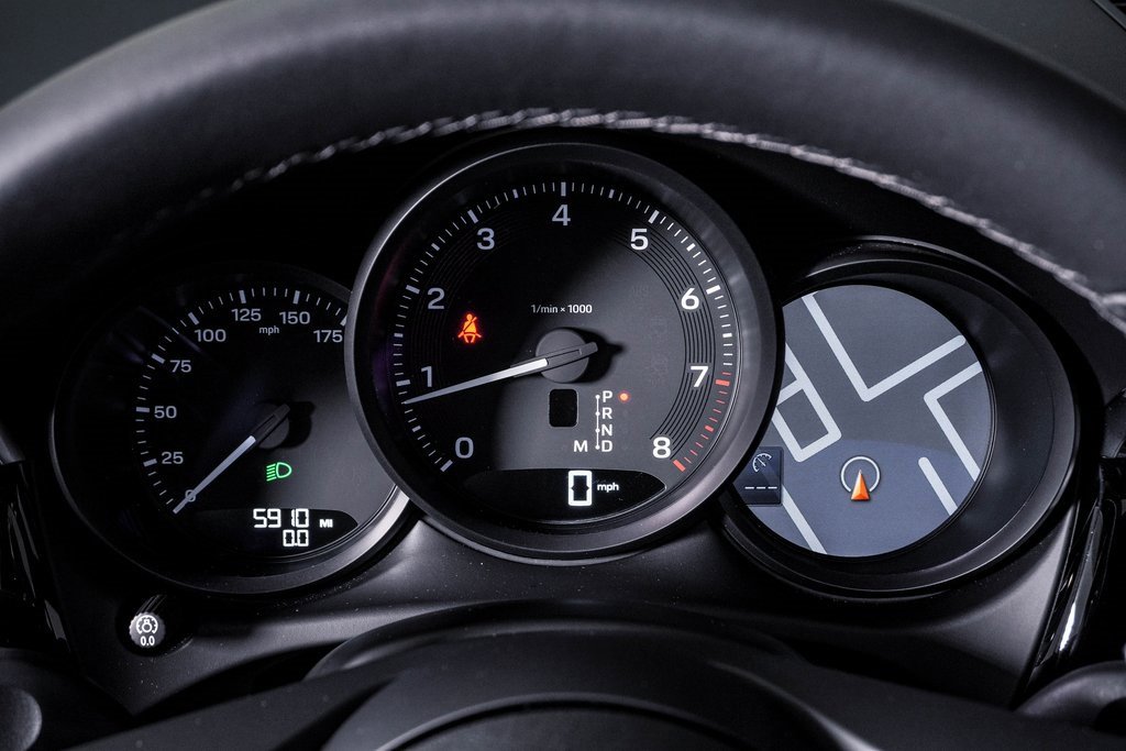 Certified 2025 Porsche Macan image 21