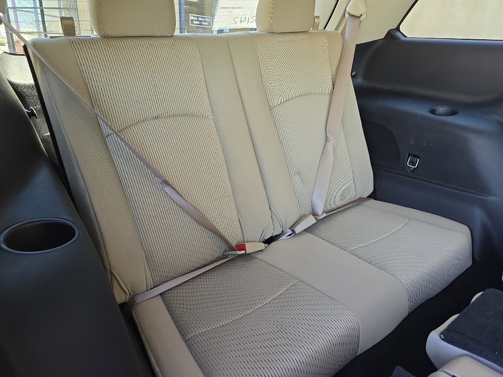 Used 2017 Dodge Journey SE w/ Flexible Seating Group image 32