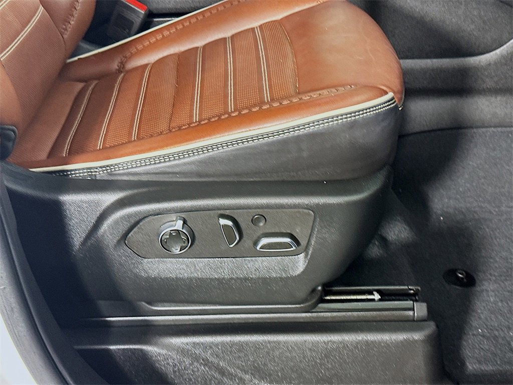 Used 2023 GMC Yukon Denali Ultimate image 24