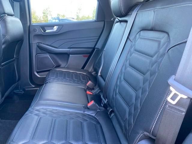 Used 2024 Ford Escape Platinum w/ Premium Technology Package AWD/4WD image 16
