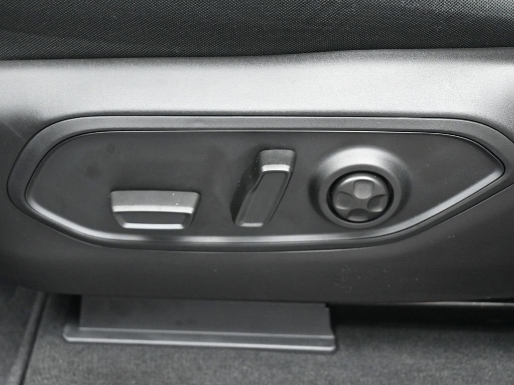 New 2025 Jeep Grand Cherokee L Laredo w/ Luxury Tech Group I image 18