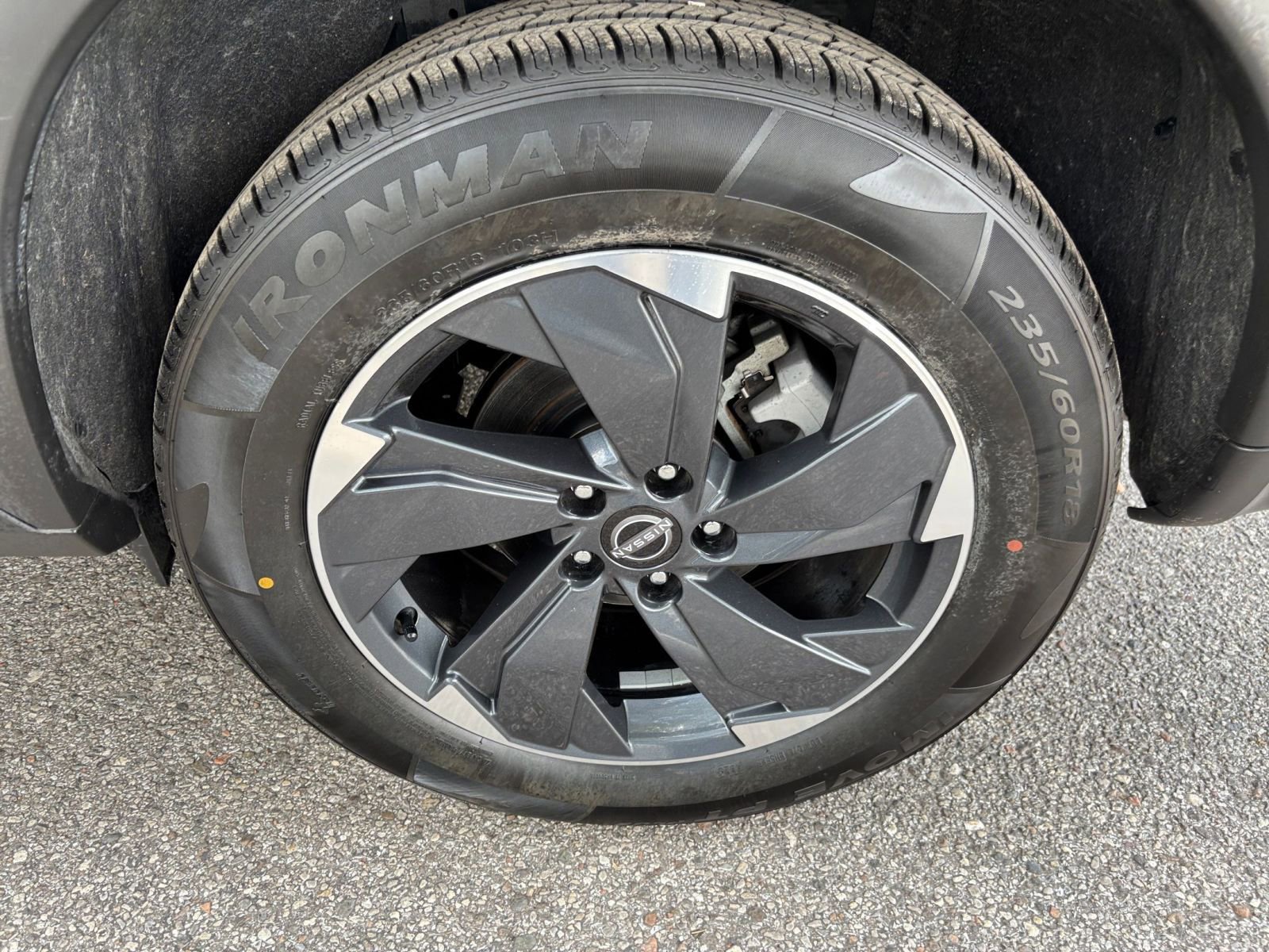 Used 2025 Nissan Rogue SV FWD image 31