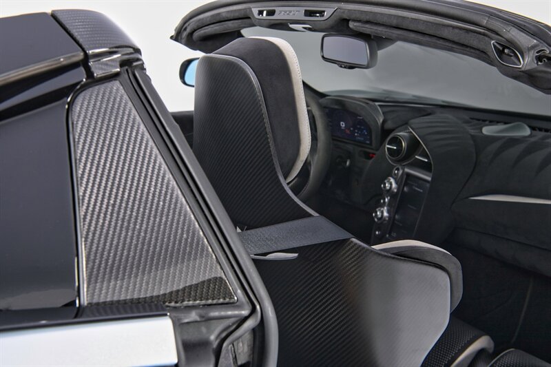 Used 2022 McLaren 765LT RWD image 35