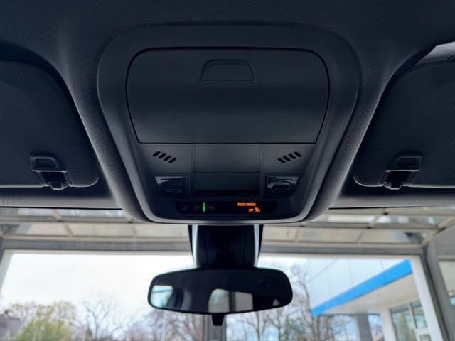 Used 2023 Chevrolet Blazer LT FWD image 22