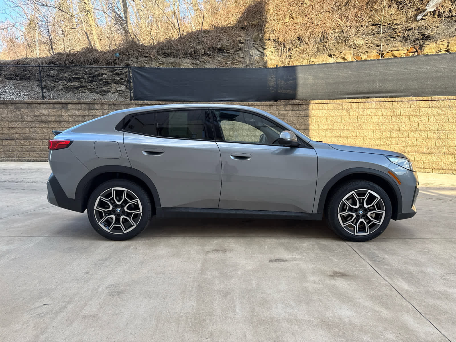 Certified 2025 BMW X2 xDrive28i AWD/4WD image 7