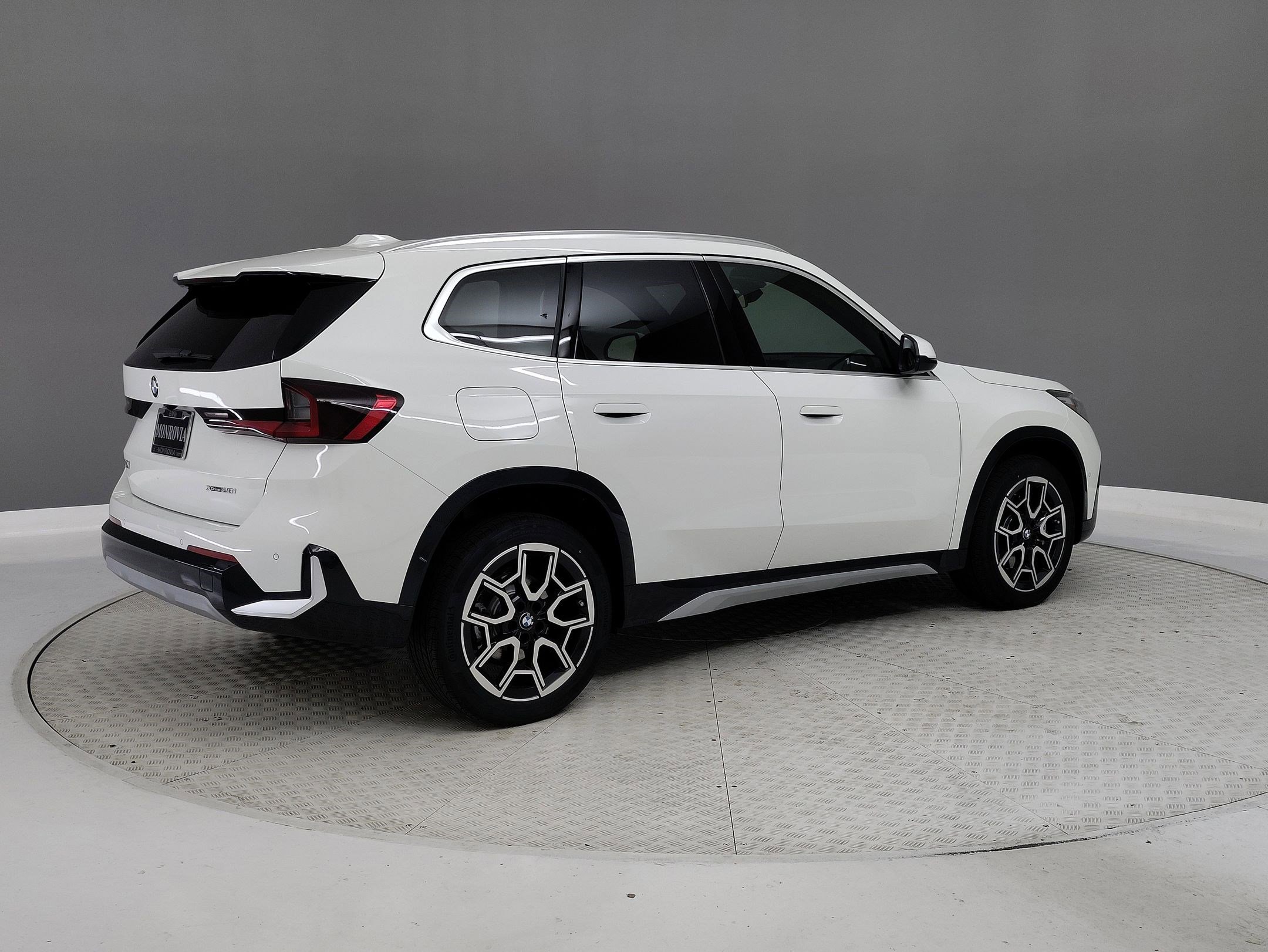 Used 2026 BMW X1 xDrive28i AWD/4WD image 6