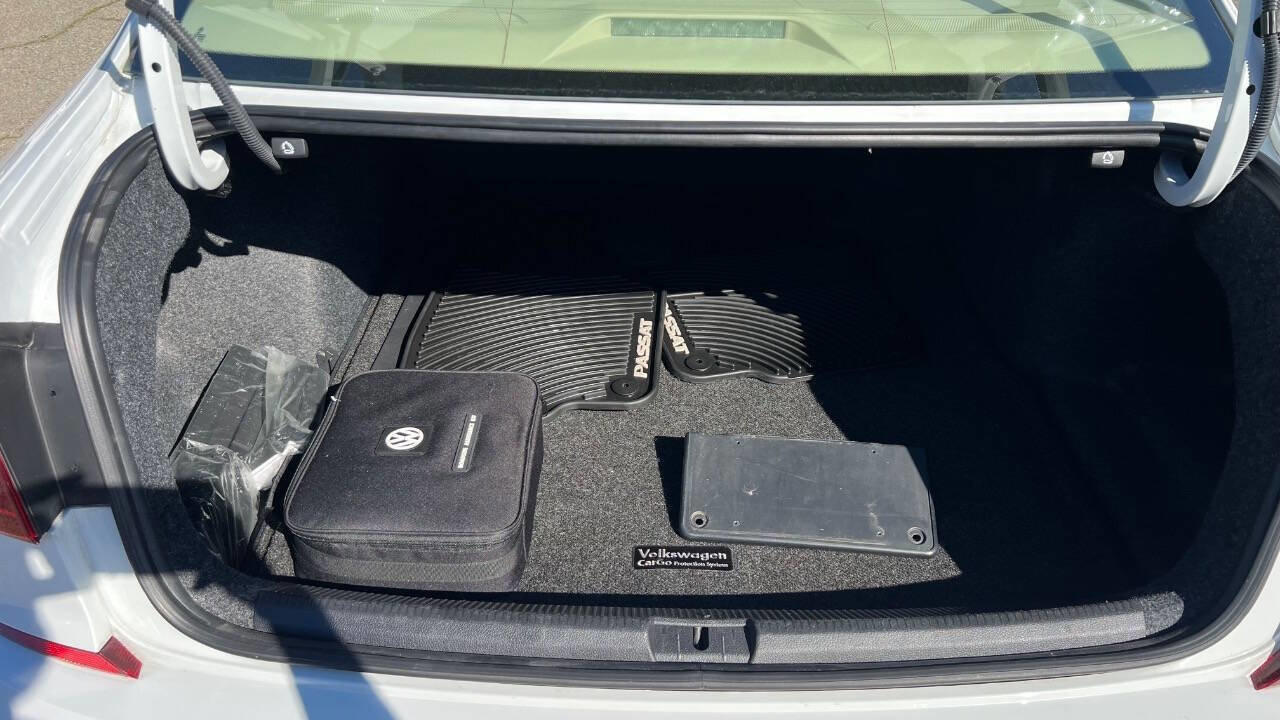 Used 2017 Volkswagen Passat 1.8T S image 25