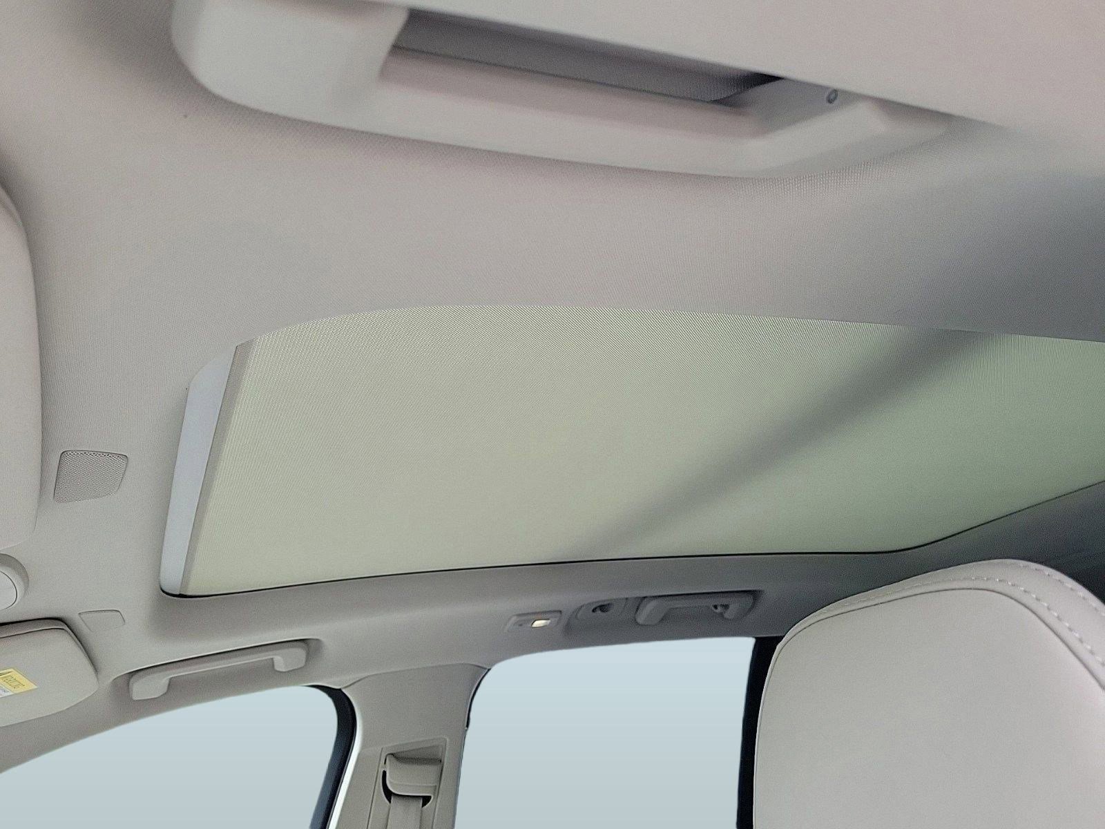 New 2024 Volvo XC90 T8 Ultimate w/ Protection Package Premier image 13