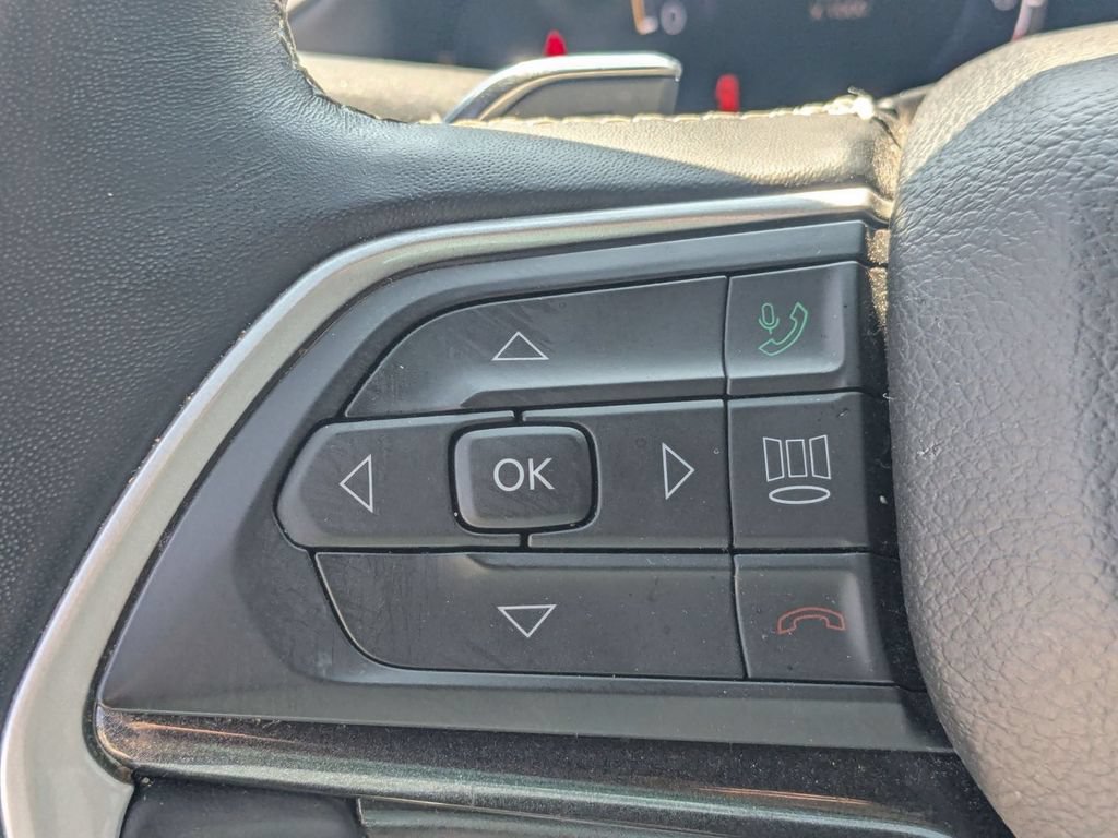 Used 2022 Jeep Grand Cherokee L Laredo AWD/4WD image 18