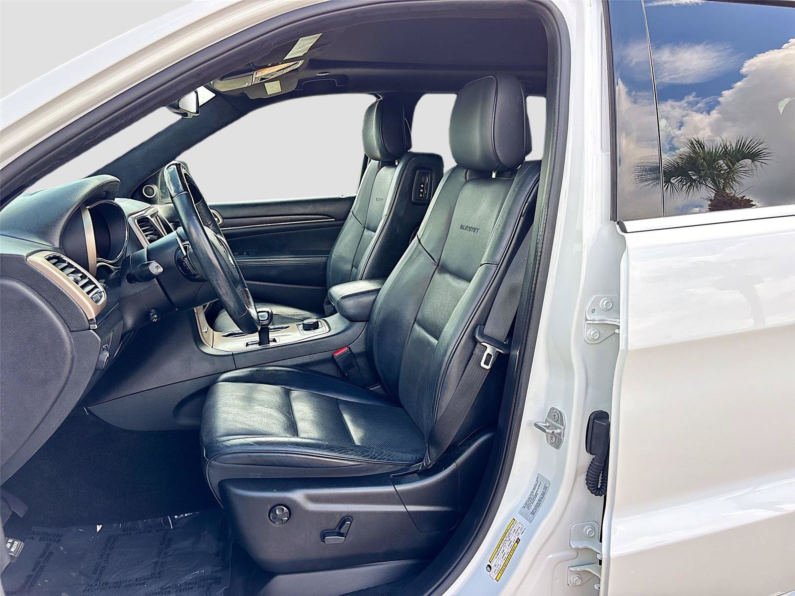 Used 2015 Jeep Grand Cherokee Summit AWD/4WD image 22