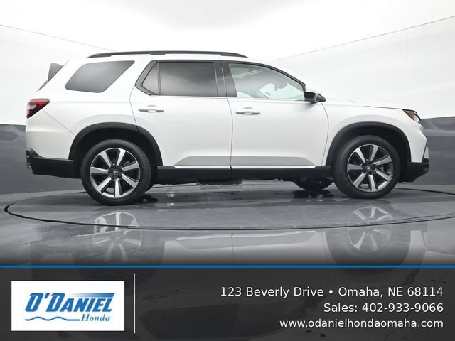 Used 2023 Honda Pilot Touring image 13