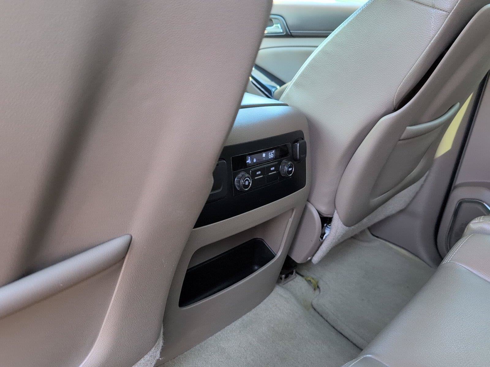 Used 2015 GMC Yukon SLE RWD image 32