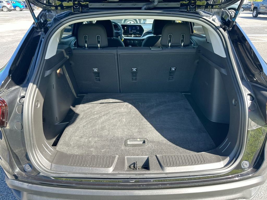 Used 2024 Chevrolet Trax LS image 24