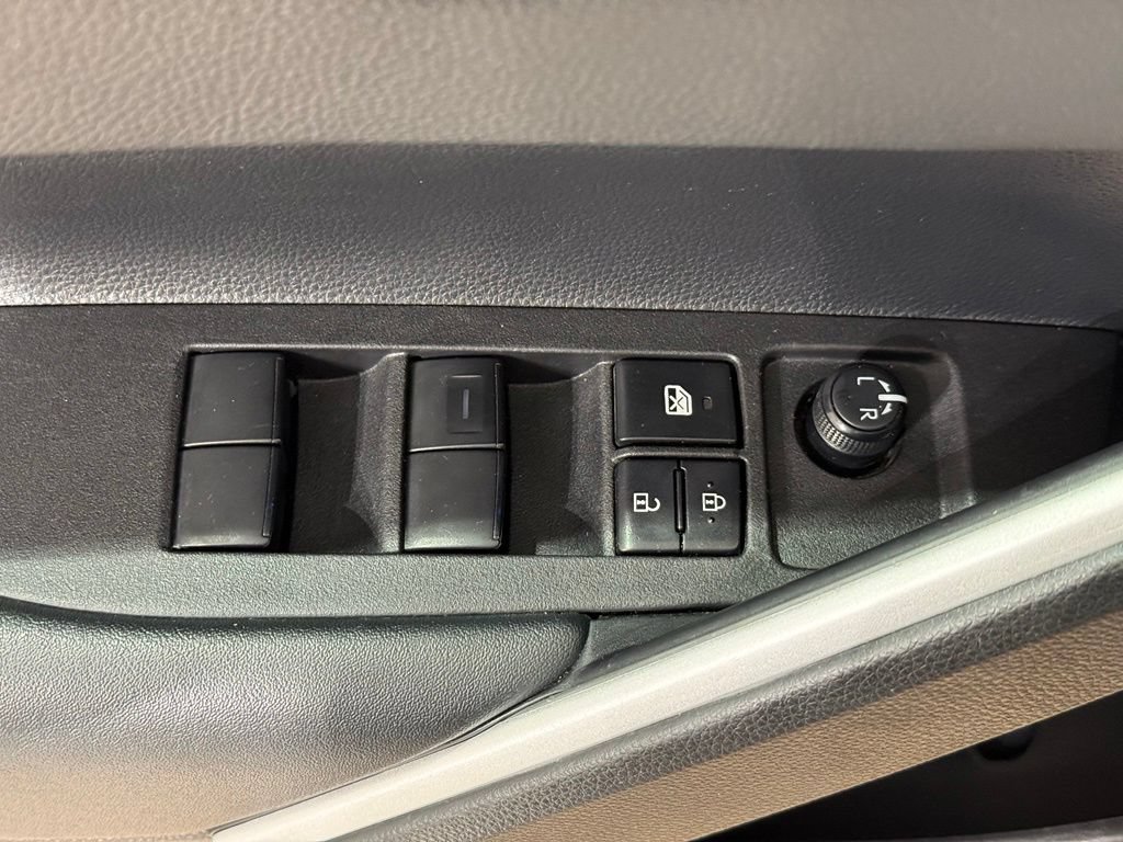 Certified 2025 Toyota Corolla Cross XLE FWD image 16