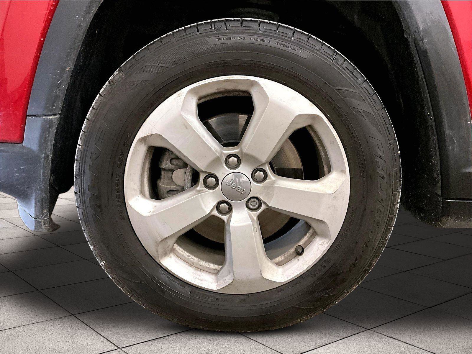 Used 2019 Jeep Compass Latitude w/ Popular Equipment Group FWD image 8