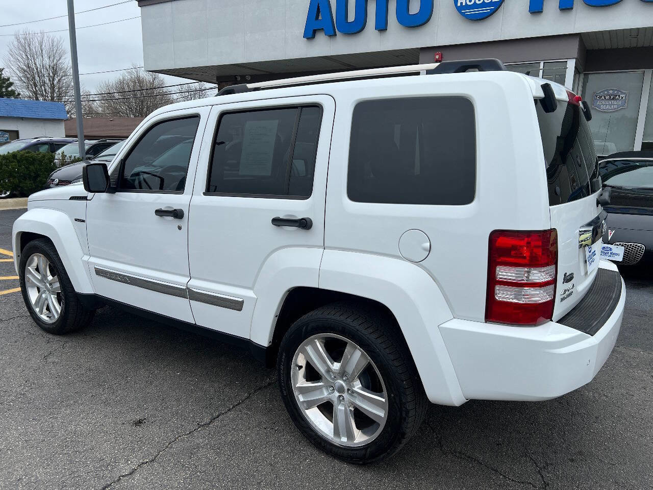 Used 2012 Jeep Liberty Limited Jet w/ Comfort/Convenience Group image 12
