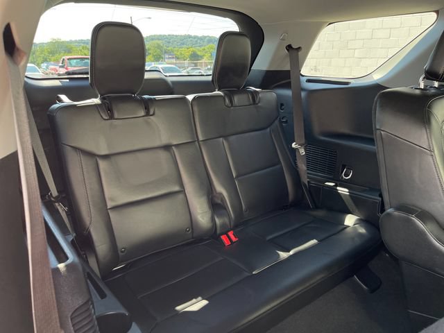 Used 2023 Ford Explorer XLT w/ Equipment Group 202A AWD/4WD image 32