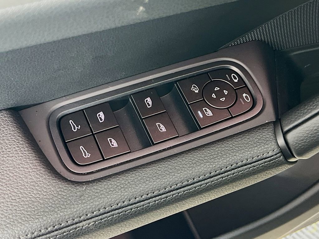 New 2026 Porsche Cayenne image 20