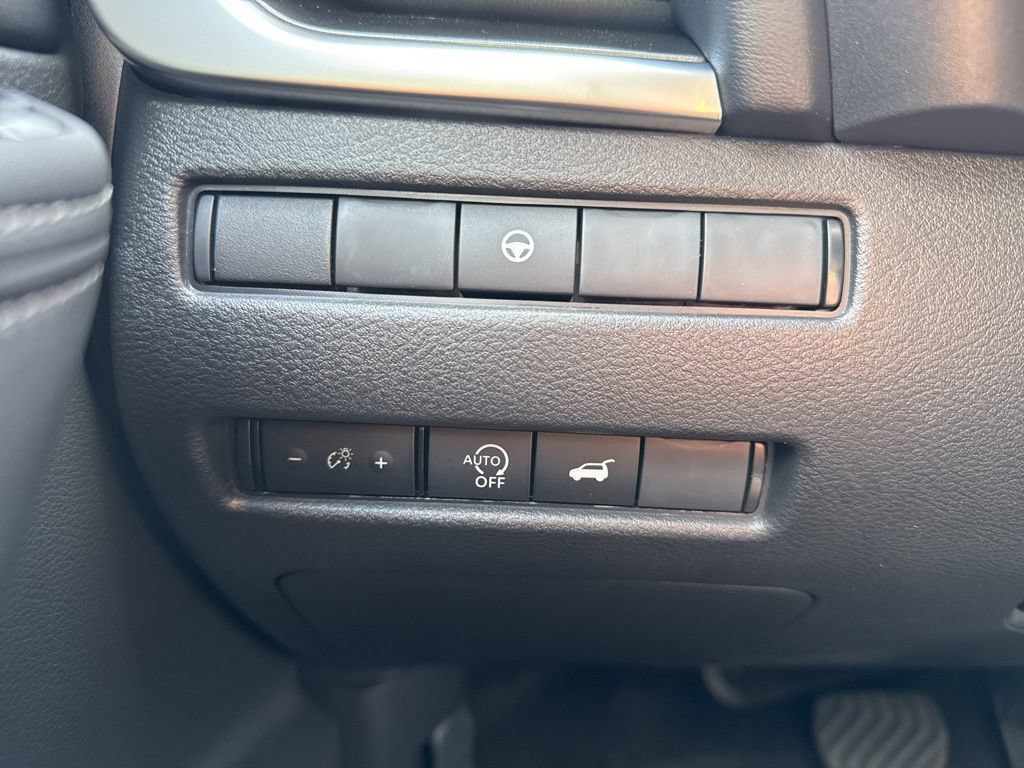 New 2026 Nissan Rogue SV w/ Cold Weather Package AWD/4WD image 16