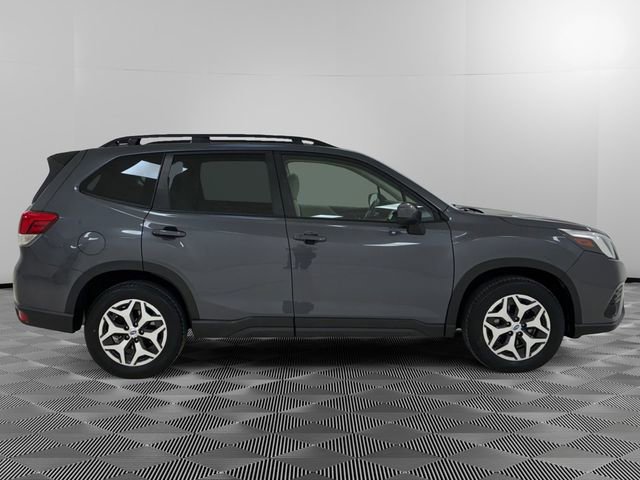 Used 2024 Subaru Forester Premium image 2
