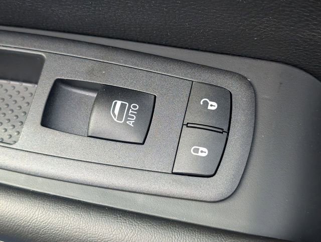 New 2026 Chrysler Pacifica Select image 32