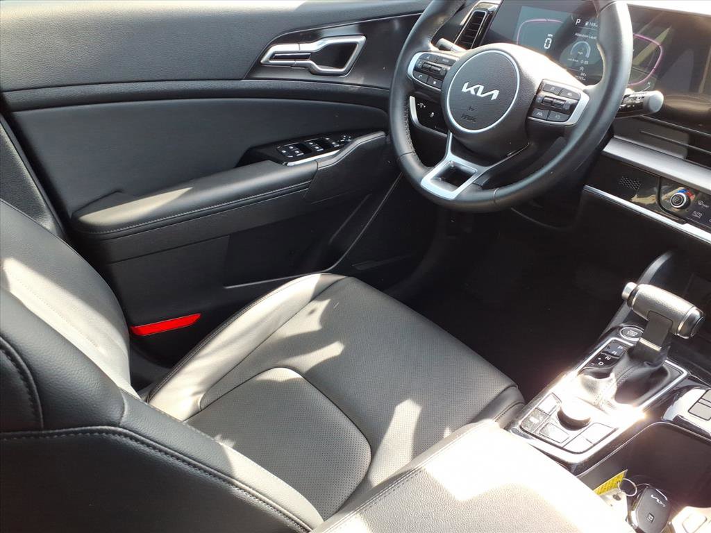 Used 2024 Kia Sportage EX image 16