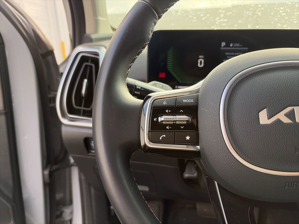 Used 2025 Kia Sorento S w/ Panoramic Sunroof Package image 17