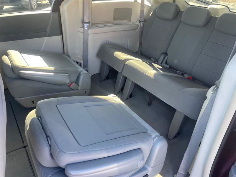 Used 2009 Dodge Grand Caravan SXT FWD image 9