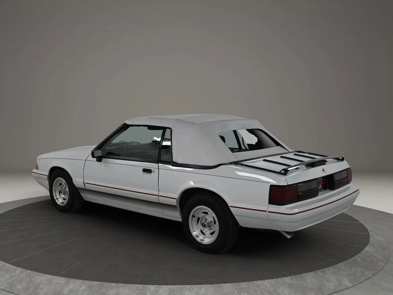 Used 1992 Ford Mustang LX image 3