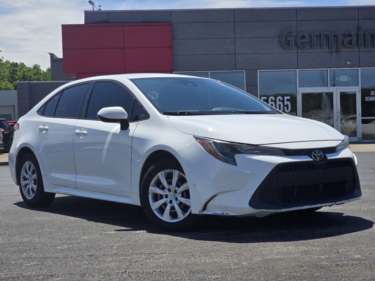 Used 2022 Toyota Corolla LE FWD image 2