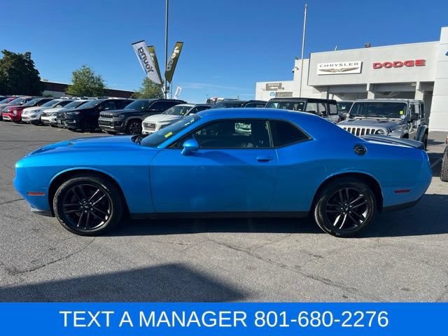 Used 2019 Dodge Challenger SXT w/ Blacktop Package AWD/4WD image 2