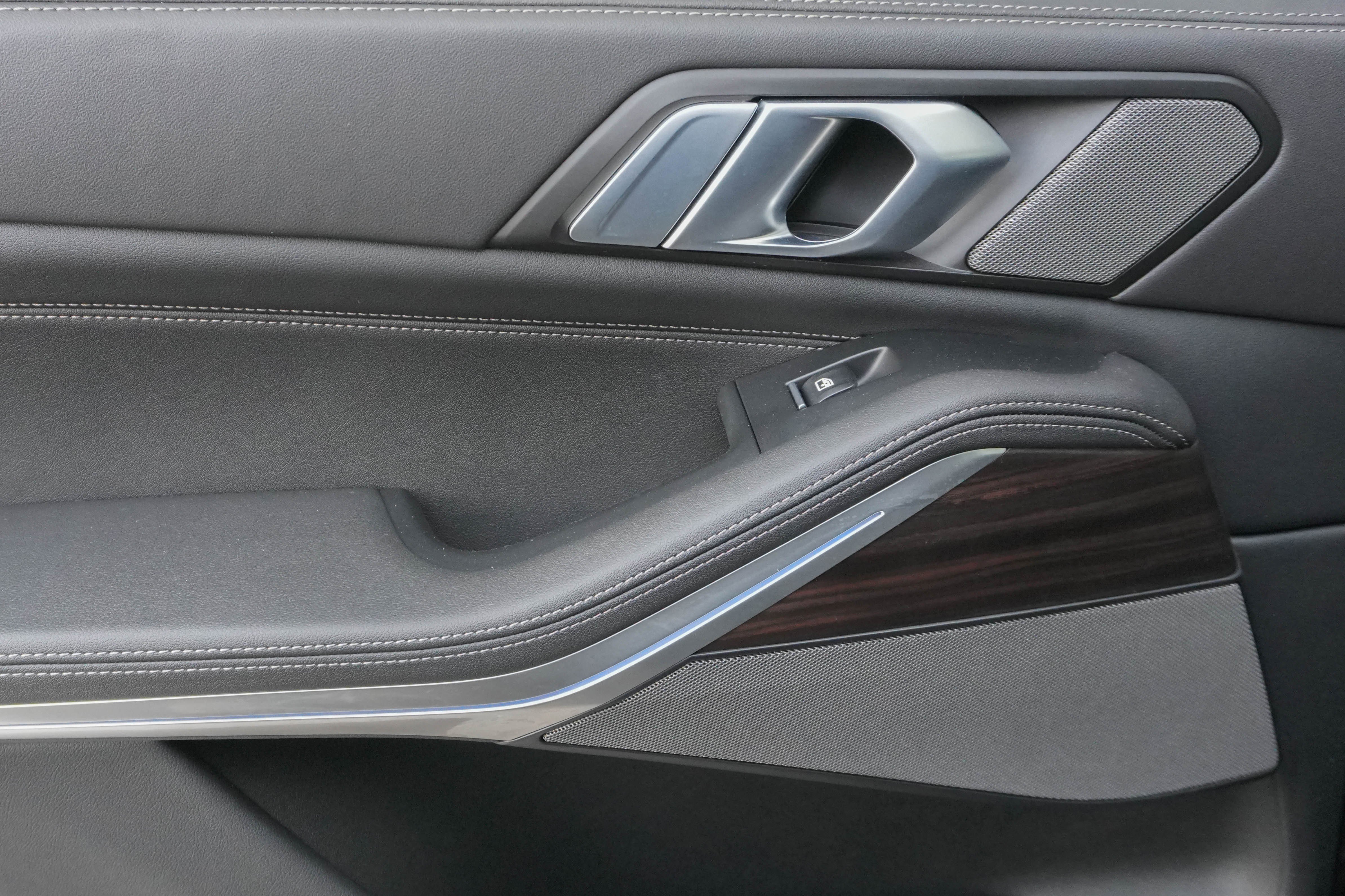 Certified 2024 BMW X5 sDrive40i w/ M Sport Package image 29