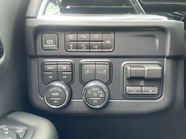 New 2026 Chevrolet Suburban Z71 w/ Z71 Off-Road Package AWD/4WD image 20