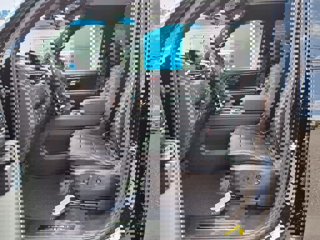 New 2025 GMC Sierra EV Denali image 3