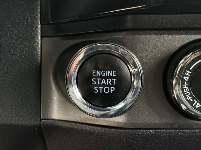 Used 2018 Toyota Tacoma TRD Off-Road AWD/4WD image 23