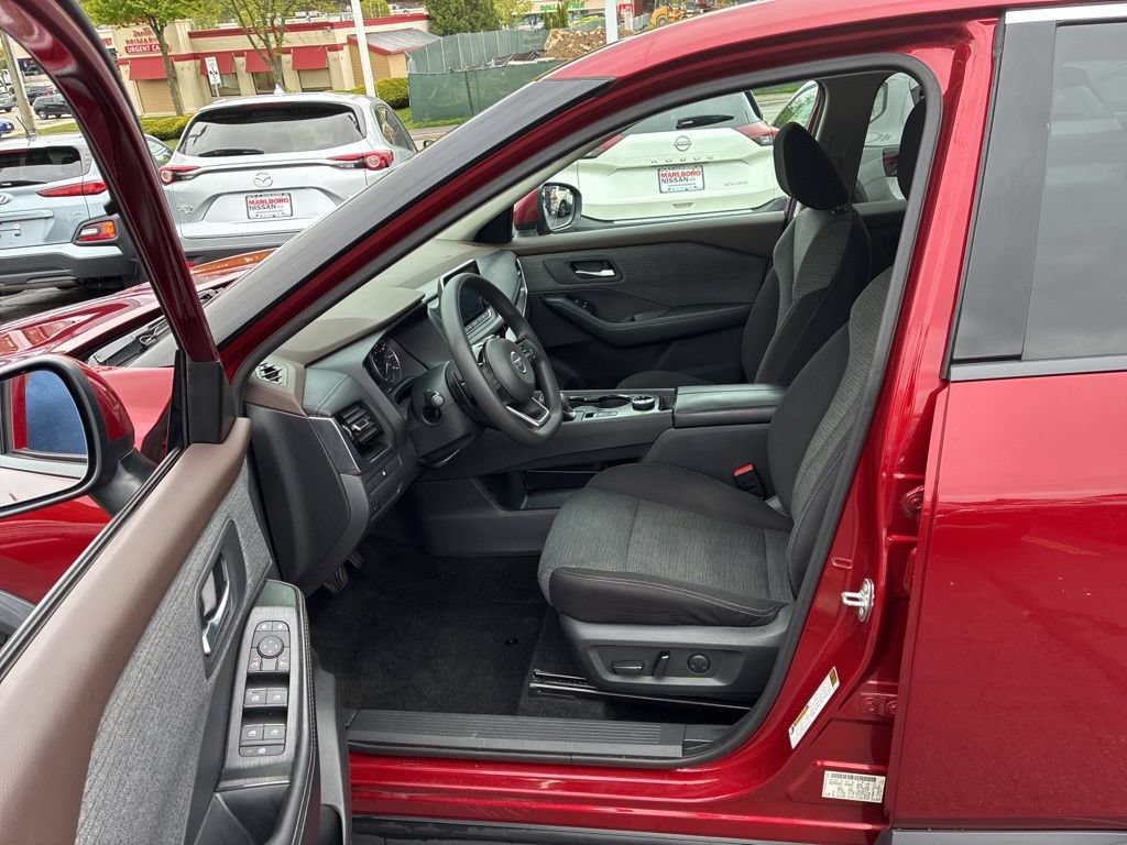 Used 2021 Nissan Rogue SV AWD/4WD image 13