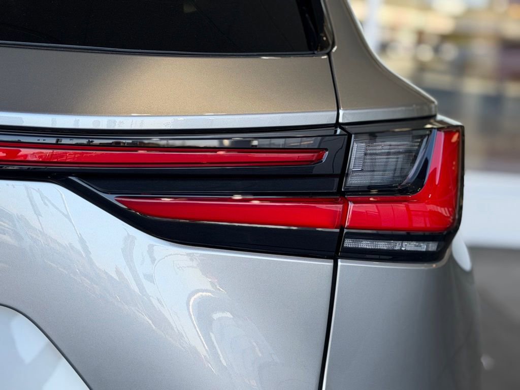 Used 2025 Lexus NX 350h AWD w/ Accessory Package (2T) image 12