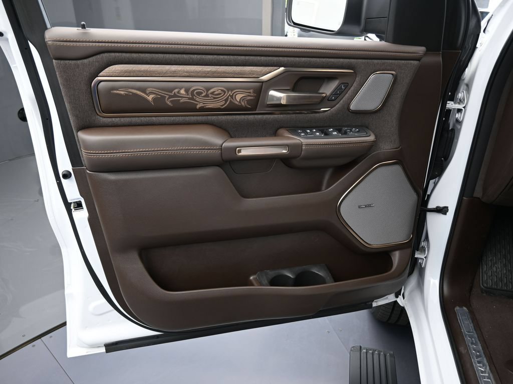 Used 2025 RAM 1500 Limited AWD/4WD image 12