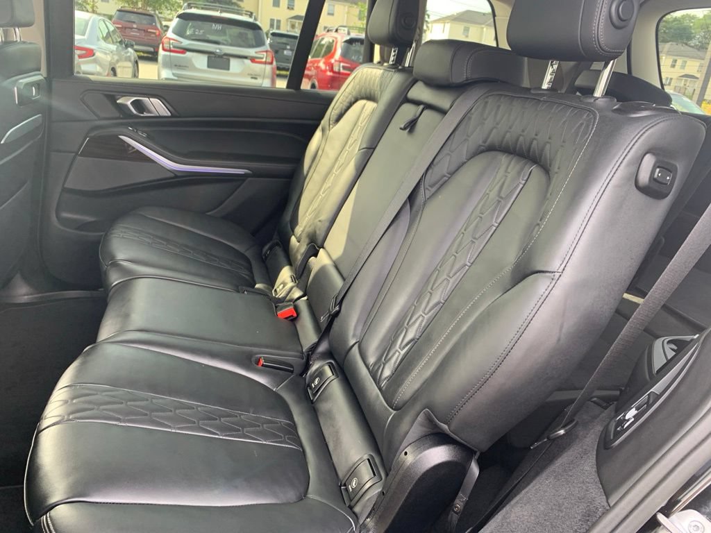 Used 2025 BMW X7 xDrive40i AWD/4WD image 19