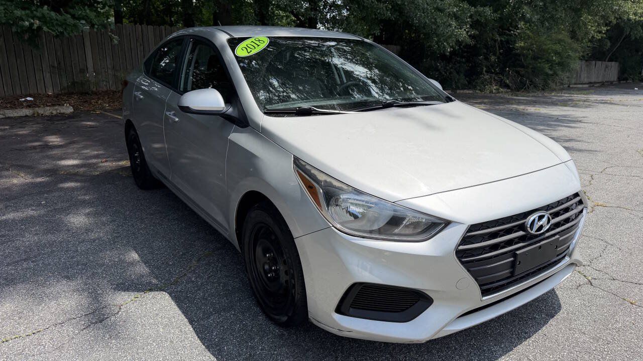 Used 2018 Hyundai Accent SE FWD image 3