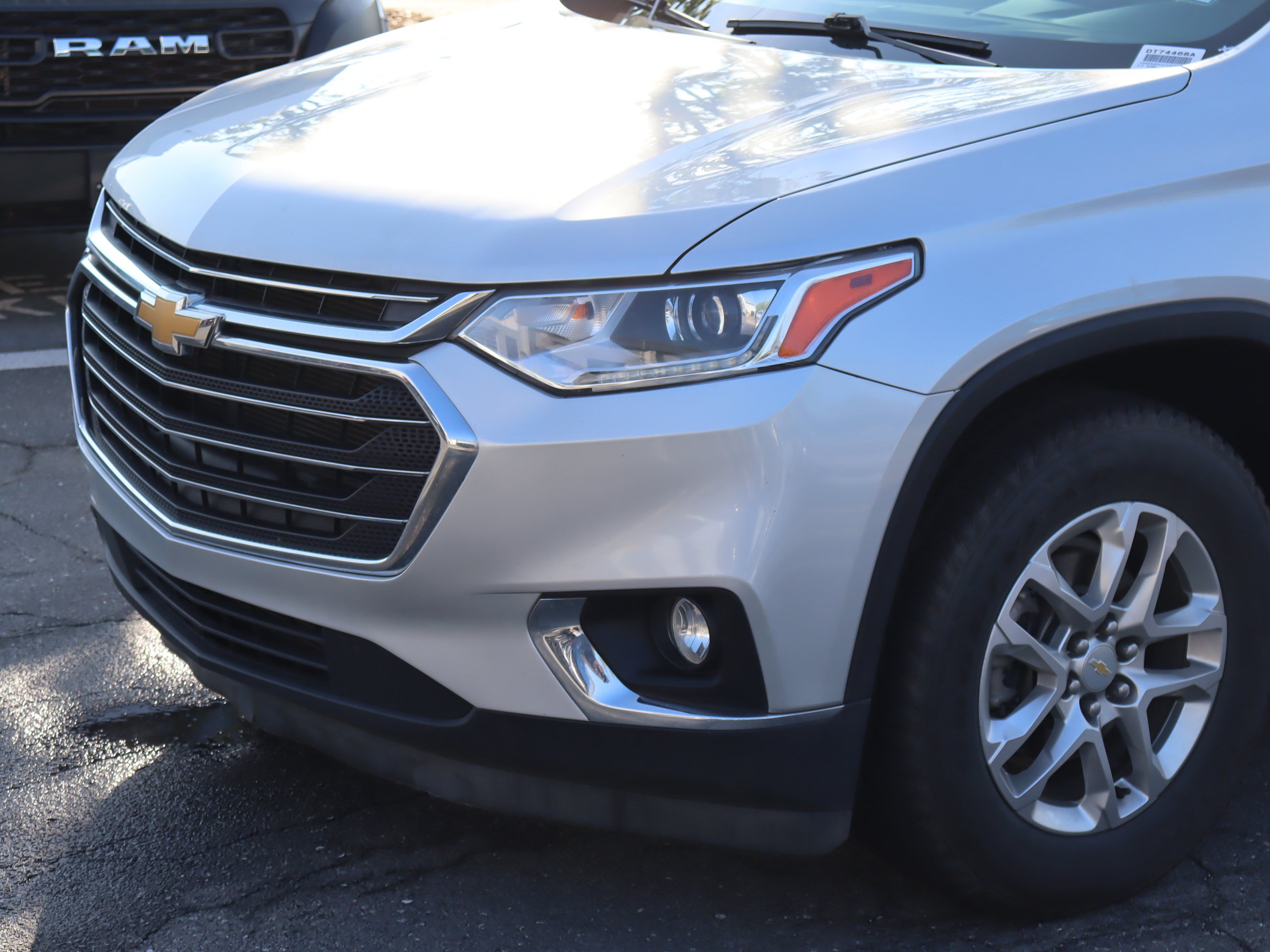 Used 2020 Chevrolet Traverse LT FWD image 6